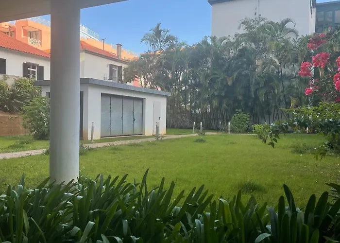 Sea And Sun 4 - Jardins Da Imperatriz